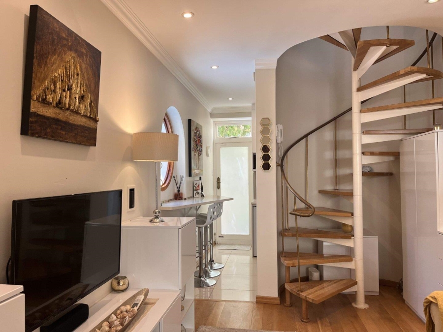 1 Bedroom Property for Sale in Green Point Western Cape